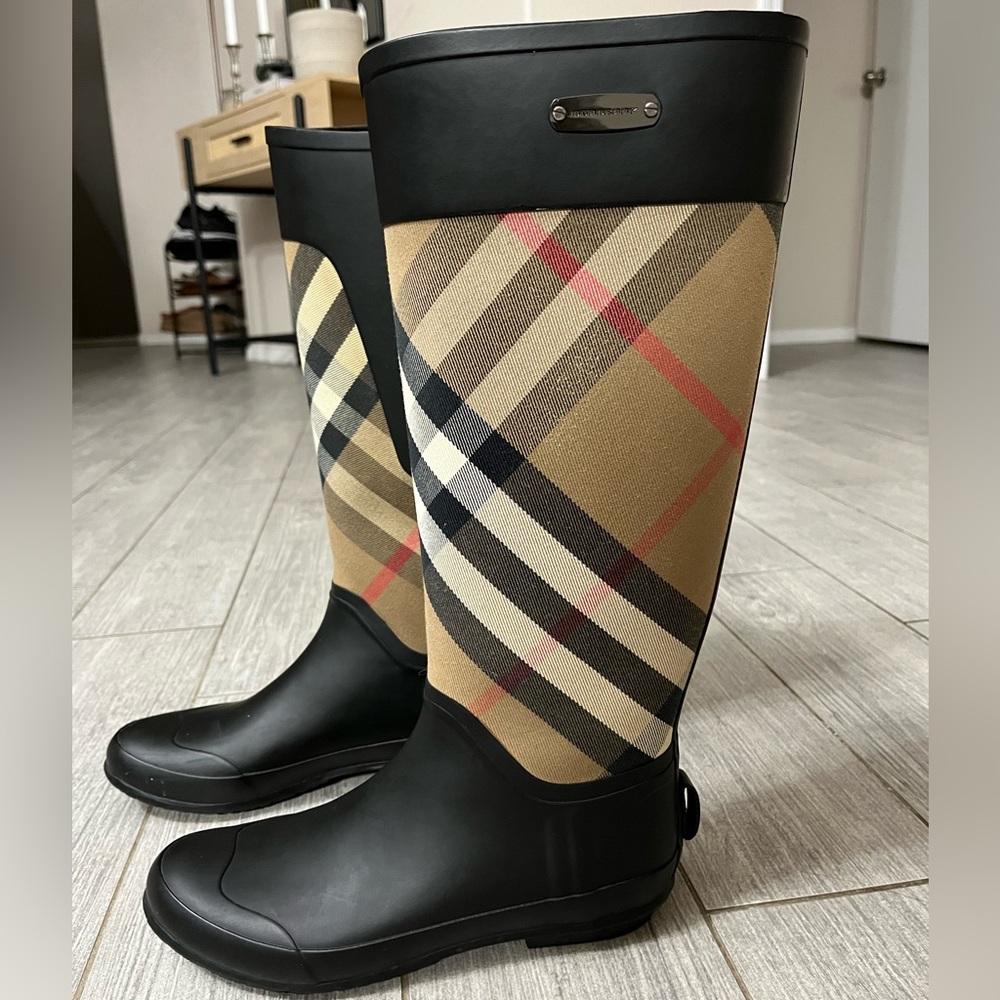 Burberry Womens boots - Picture 4 of 8